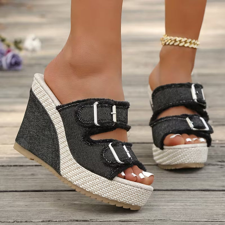 Zoya – Keilsandalen mit ausgefransten Kanten und modernem Komfort-Lift