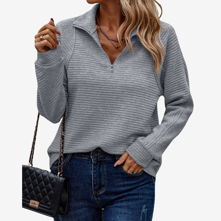 Holly | Elegantes V-Ausschnitt-Shirt