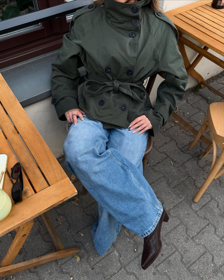 Alzea – Kurzer Trenchcoat mit Gürtel