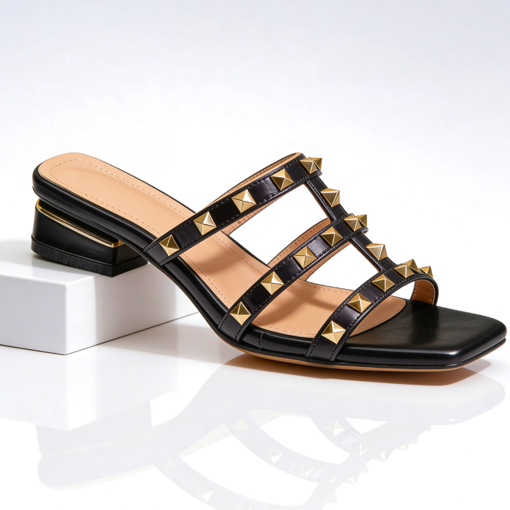 Mary – Sandalen aus Leder mit Nieten und eckiger Zehenpartie