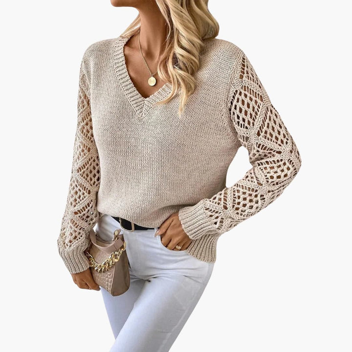Jade | Stilvoller V-Ausschnitt-Pullover mit handgefertigten Details