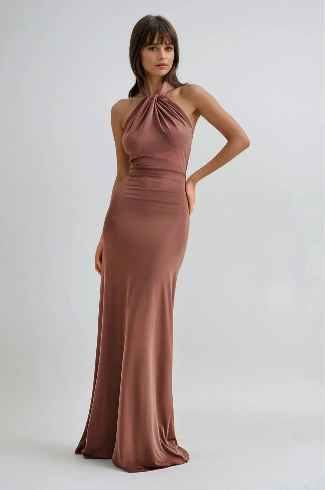 Jaiga – Maxi-Halterkleid für sommerliche Eleganz