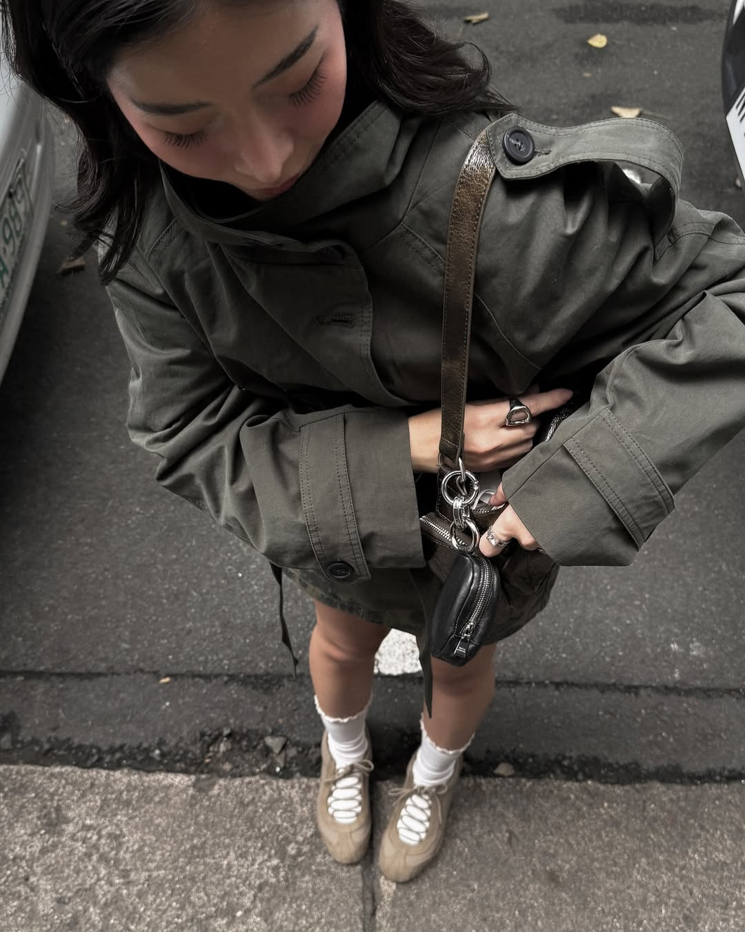 Alzea – Kurzer Trenchcoat mit Gürtel
