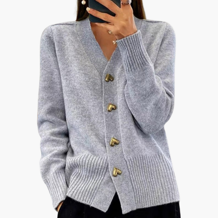 Holly | Elegante Strickjacke mit Herzknöpfen
