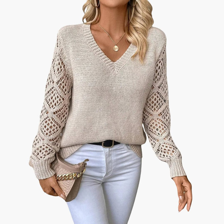 Jade | Stilvoller V-Ausschnitt-Pullover mit handgefertigten Details
