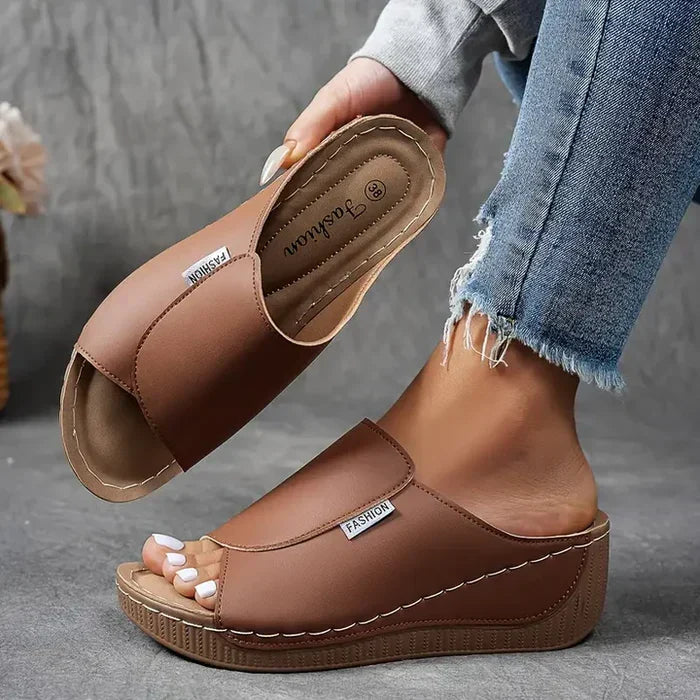Steff – Ergonomische und rutschfeste Sandalen zur Schmerzlinderung