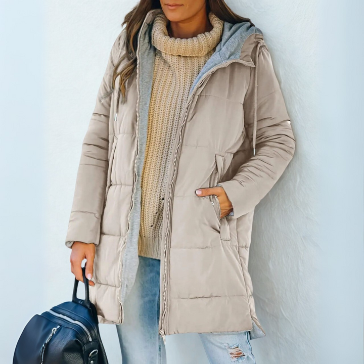 Eula – Lässige Daunen-Steppjacke mit Kapuze
