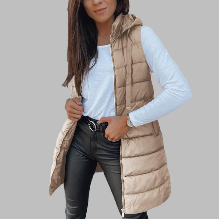 Zaira – Lässige ärmellose Steppweste mit Kapuze