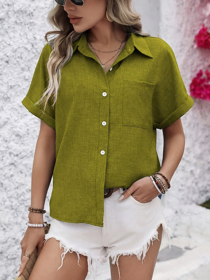 Mikkah – Bequeme Kurzarm-Bluse mit Knopfleiste