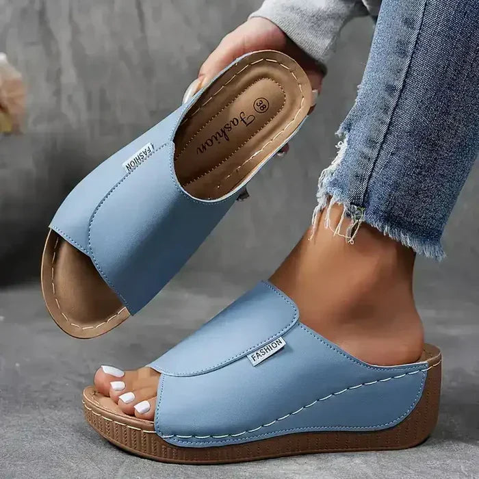 Steff – Ergonomische und rutschfeste Sandalen zur Schmerzlinderung