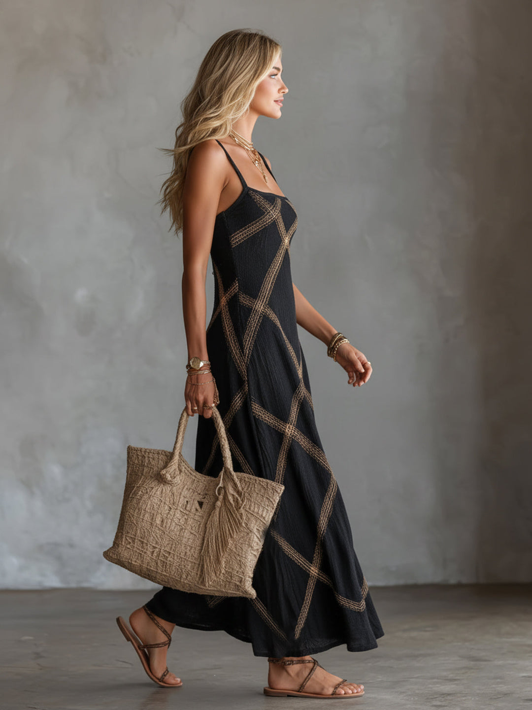Paulia - Geometrisches Maxikleid mit quadratischem Ausschnitt