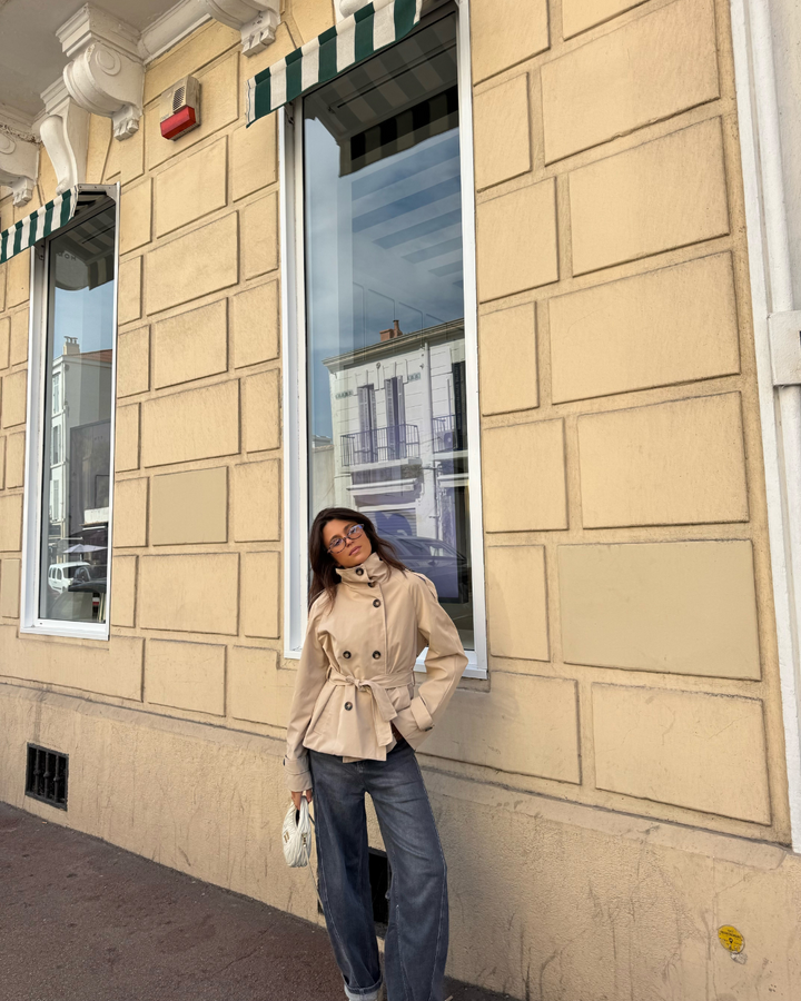 Alzea – Kurzer Trenchcoat mit Gürtel