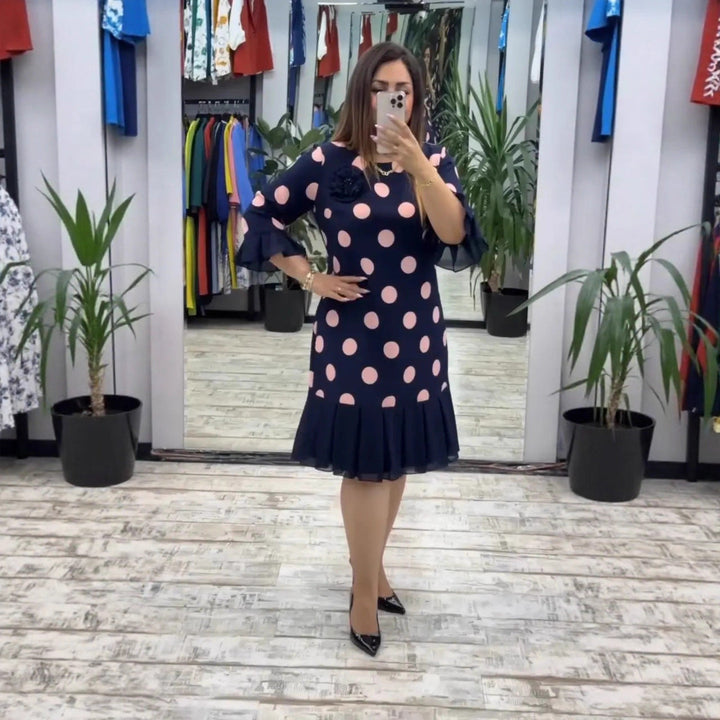 Linna – Plissiertes Midi-Kleid mit Punkten