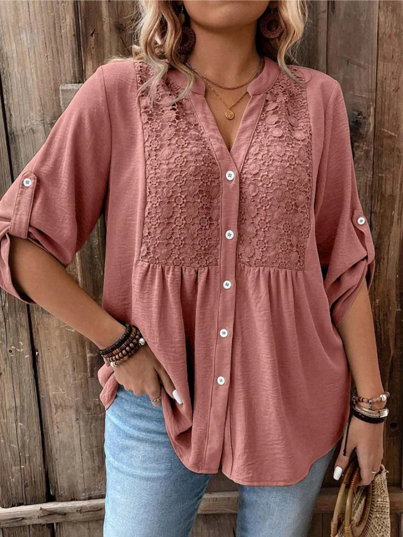 Kirra – Entspannte Bluse mit V-Ausschnitt und Knopfleiste