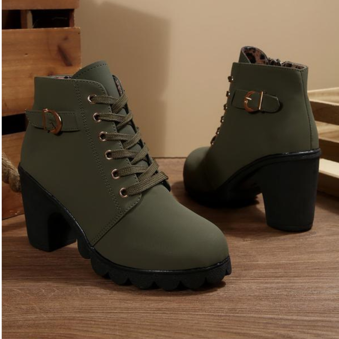 Katya – Schicke Schnürstiefeletten mit Metallschnallen