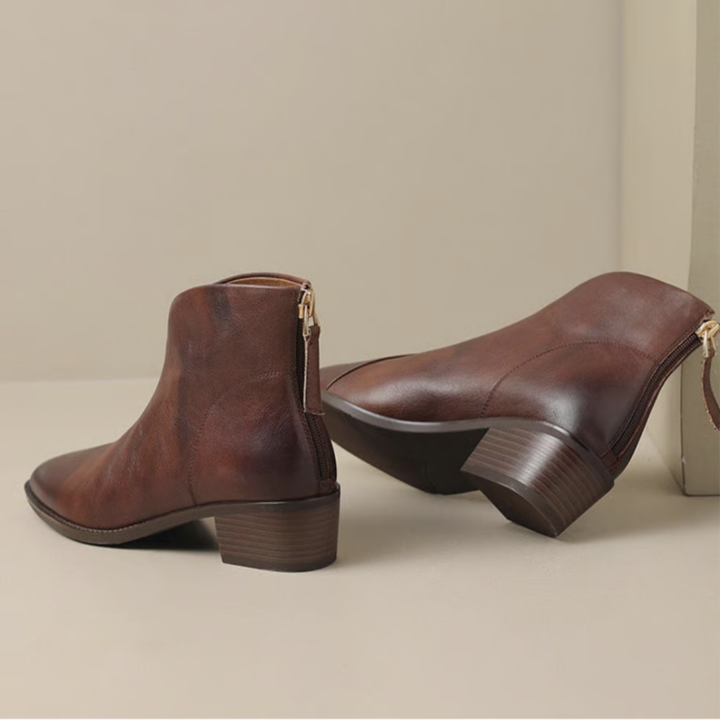 Carmelle – Luxuriöse Stiefeletten mit niedrigem Absatz