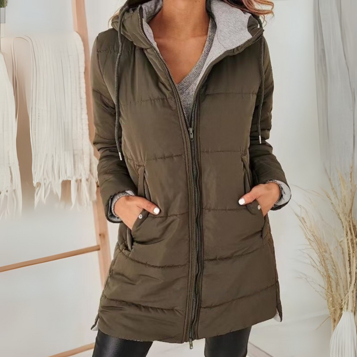 Eula – Lässige Daunen-Steppjacke mit Kapuze