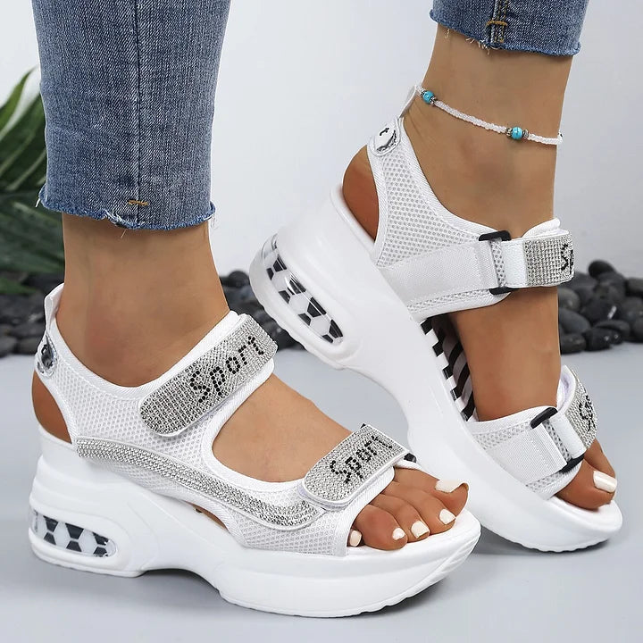 Riane - Orthopädische Plateau-Sandalen mit Kristalldetails