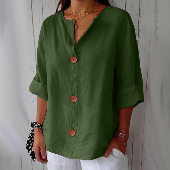 Maira – Baumwoll-Leinen-Shirt mit V-Ausschnitt und Holzknöpfen