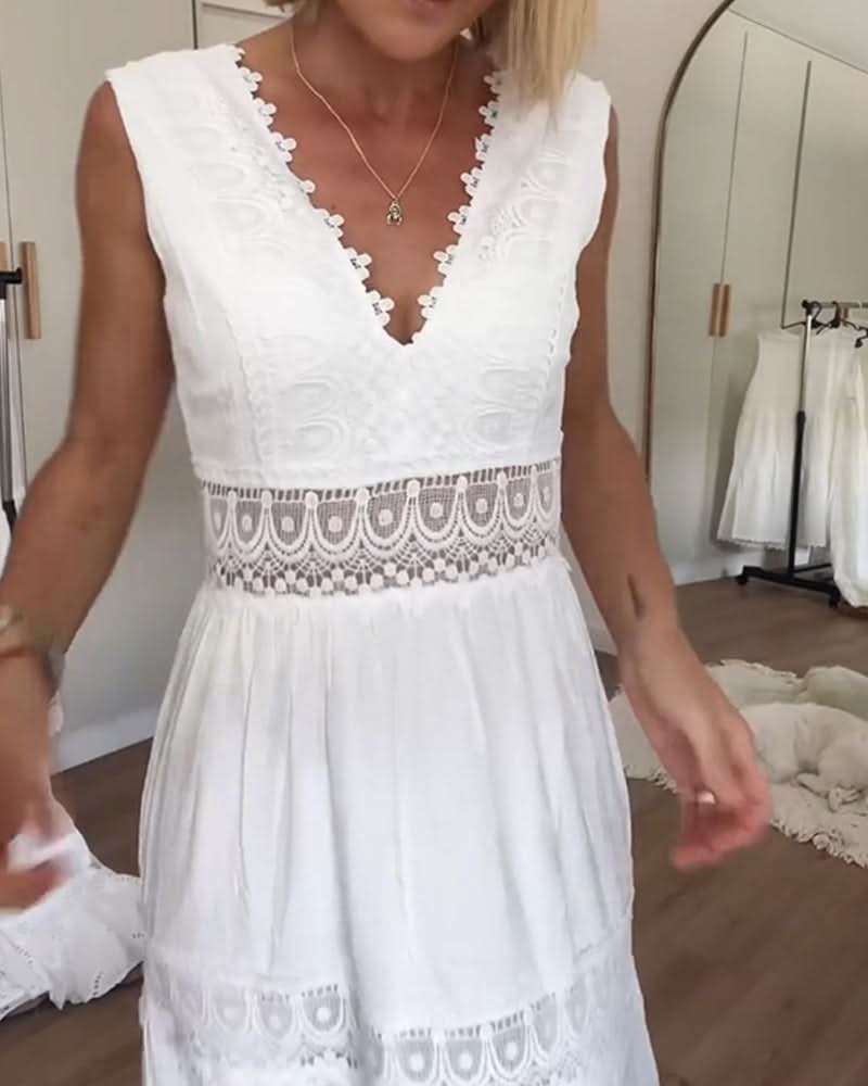 Michaela – Maxikleid mit Spitzen-V-Ausschnitt