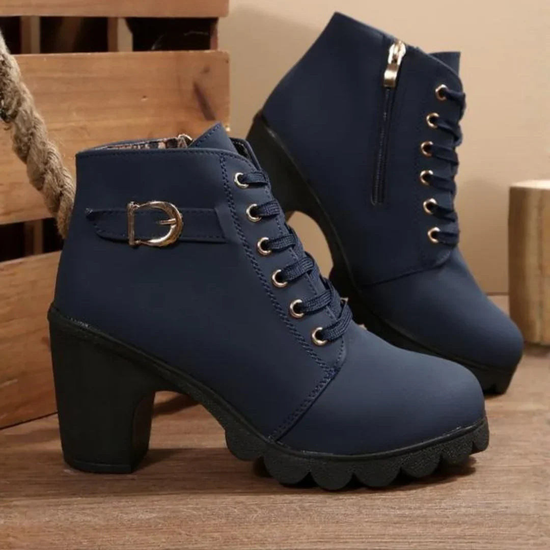 Katya – Schicke Schnürstiefeletten mit Metallschnallen