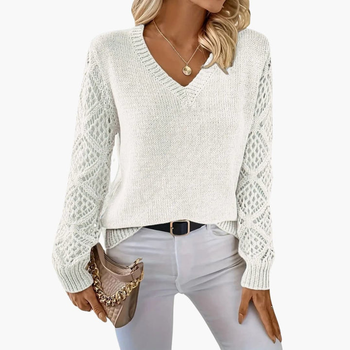 Jade | Stilvoller V-Ausschnitt-Pullover mit handgefertigten Details