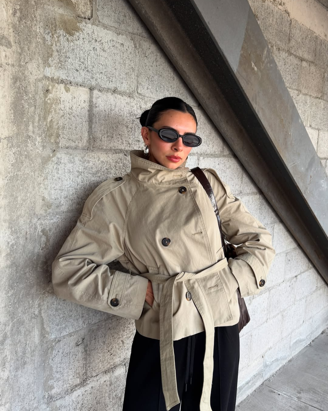 Alzea – Kurzer Trenchcoat mit Gürtel