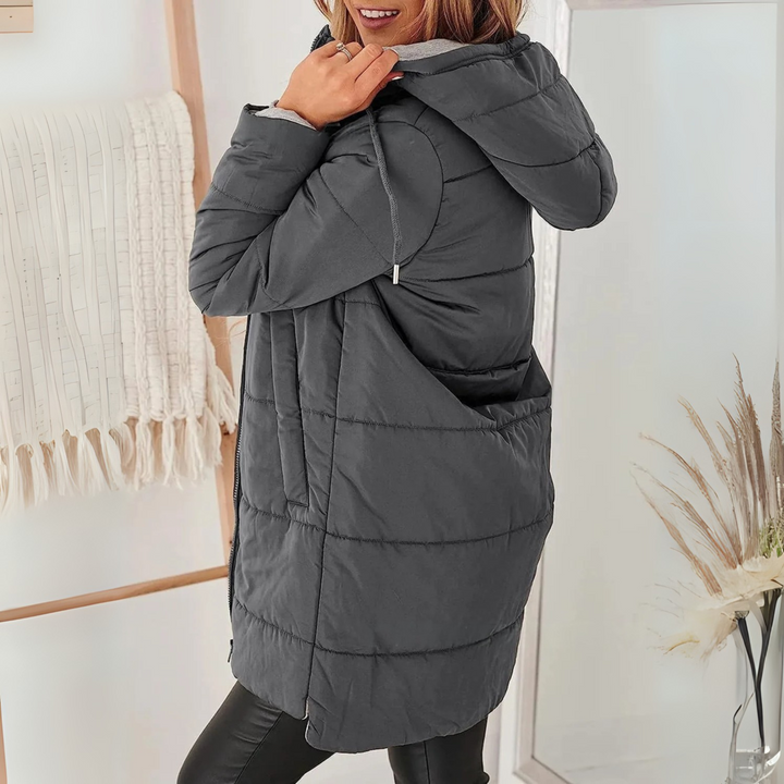 Eula – Lässige Daunen-Steppjacke mit Kapuze