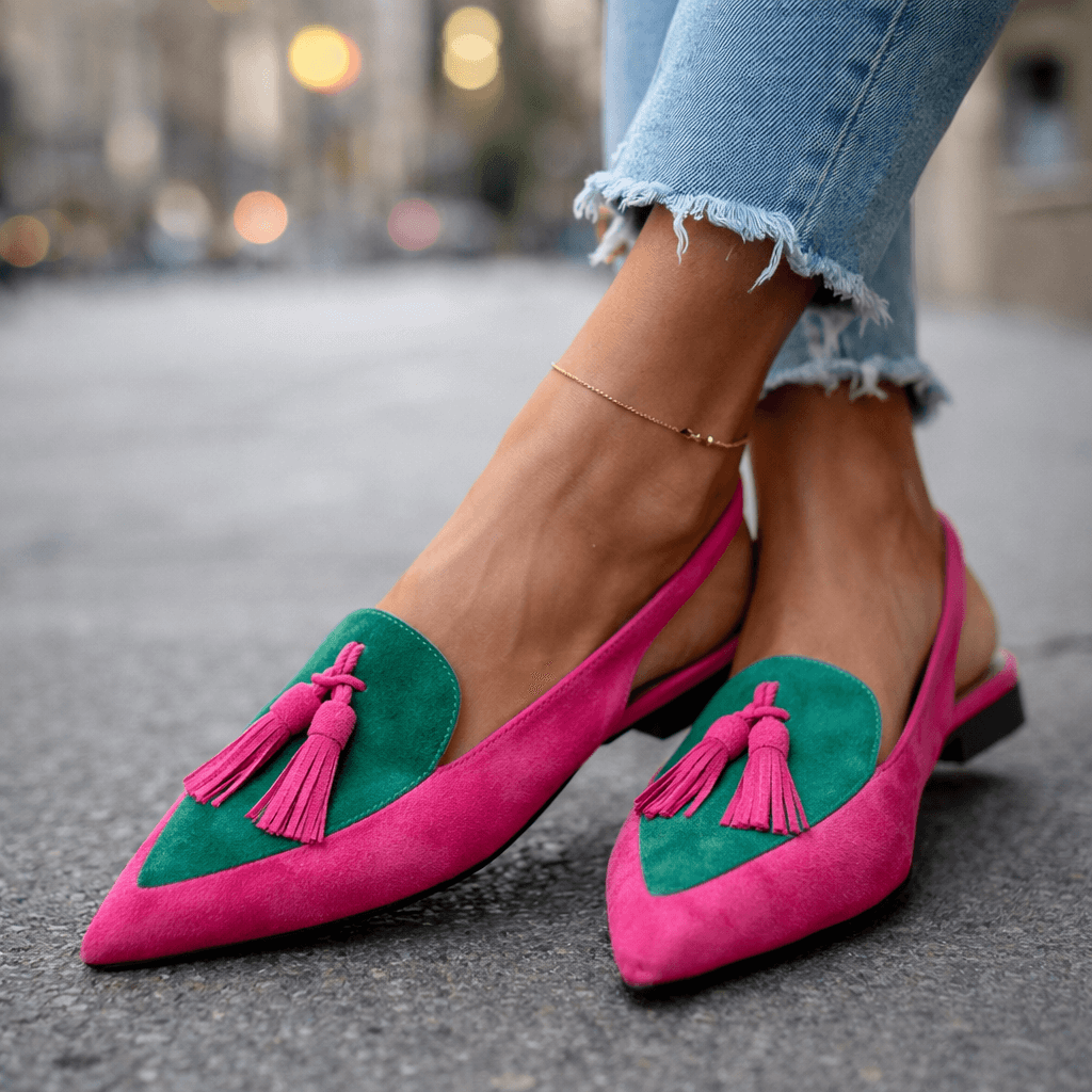 Pola – Sandalen in Veloursleder-Optik mit Quastenriemen