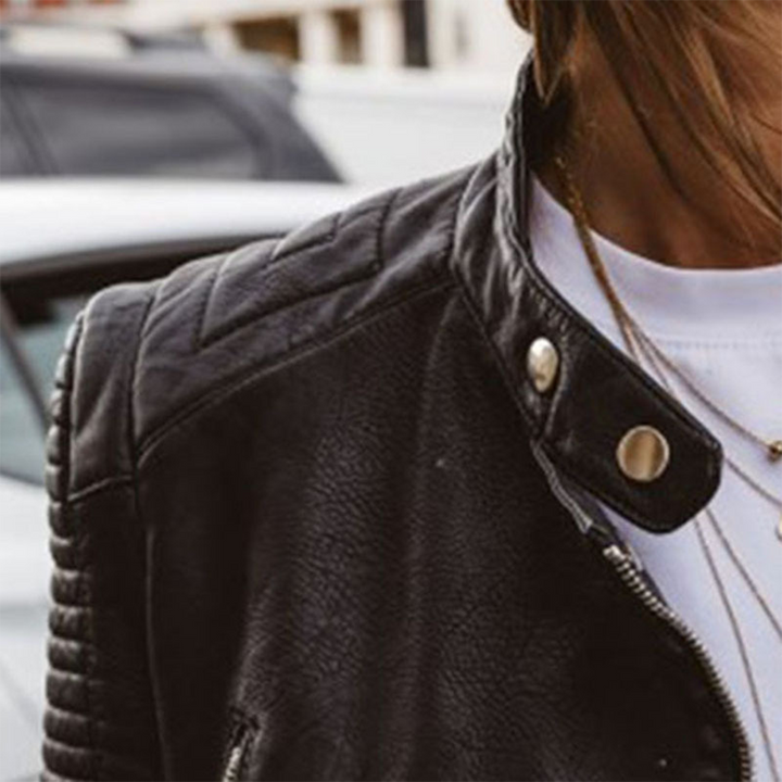 Thena – Taillierte Jacke aus echtem Leder