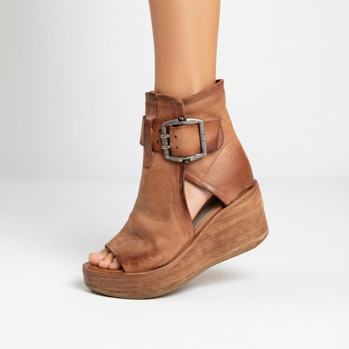 Madonna – Moderne Open-Wedge-Stiefeletten