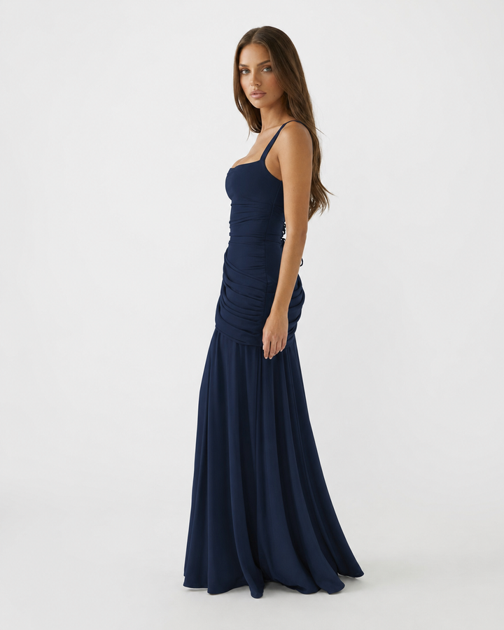 Seri – Maxi-Kleid mit gerafftem eckigem Ausschnitt
