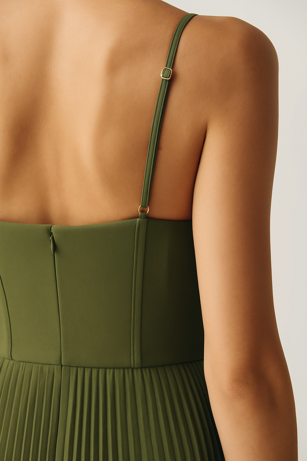 Serena – Midikleid mit strukturiertem Oberteil und Plisseerock