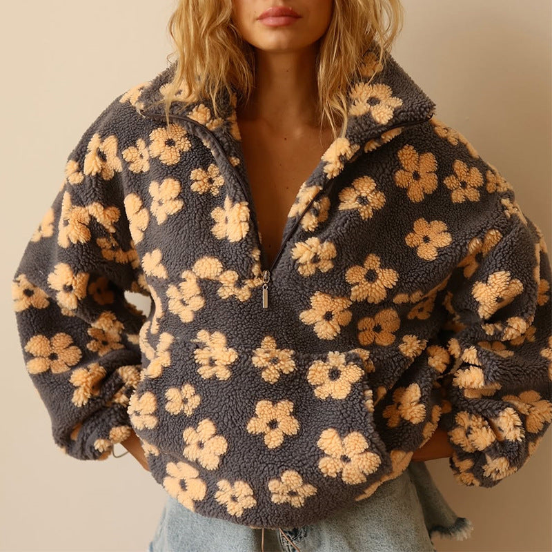 Masie – Bloom-Fleece mit floralen Details