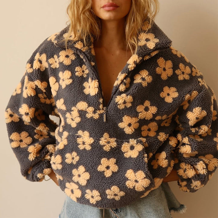 Masie – Bloom-Fleece mit floralen Details