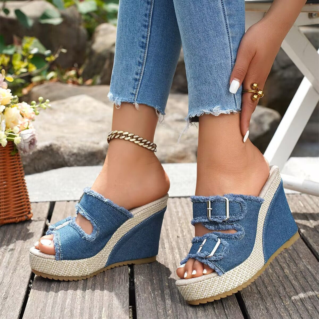 Zoya – Keilsandalen mit ausgefransten Kanten und modernem Komfort-Lift