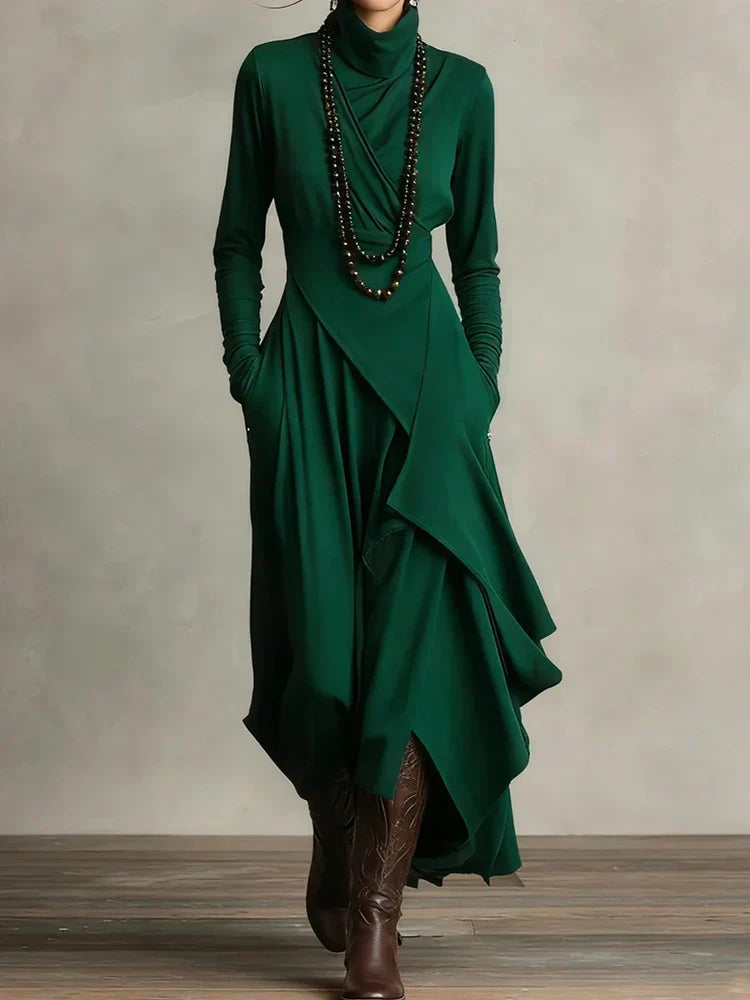Carrie – Asymmetrisches Strick-Maxikleid mit Rollkragen
