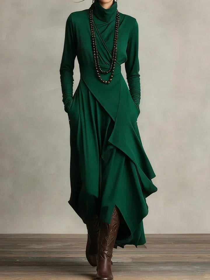 Carrie – Asymmetrisches Strick-Maxikleid mit Rollkragen