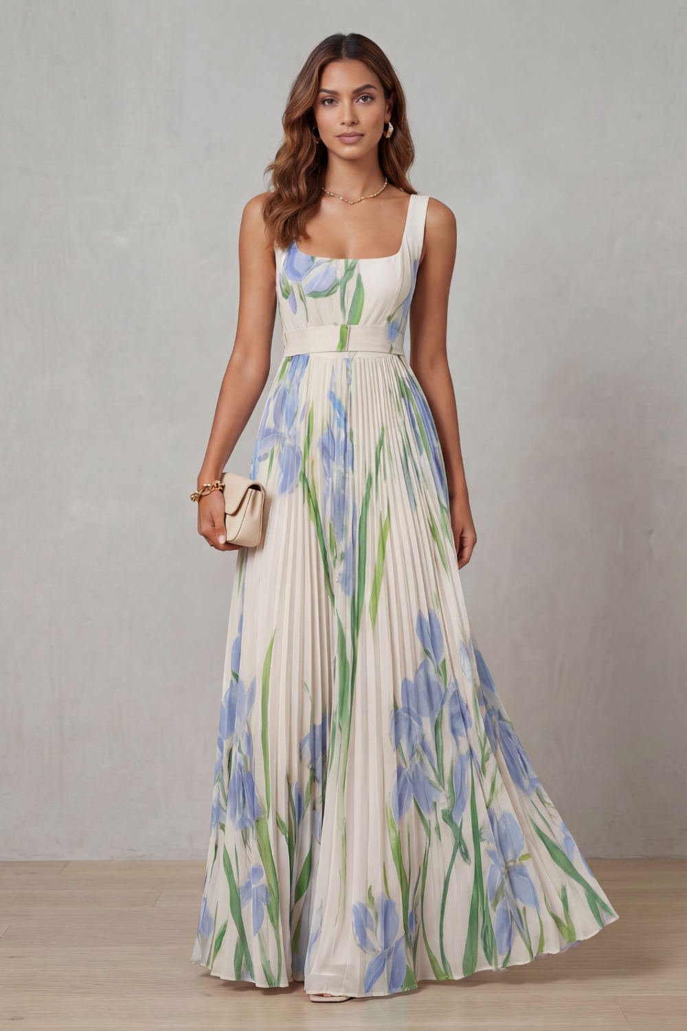 Coleen – Plissiertes Maxikleid mit Blumenmuster in Aquarelloptik