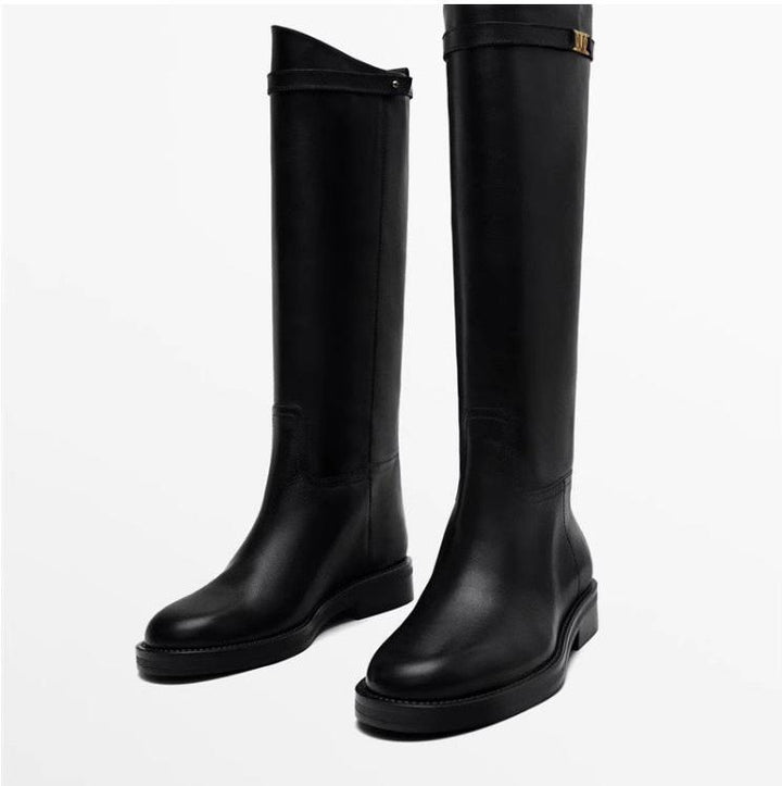 Laiza – Minimalistische Blockabsatz-Stiefeletten mit schickem Schnallendetail