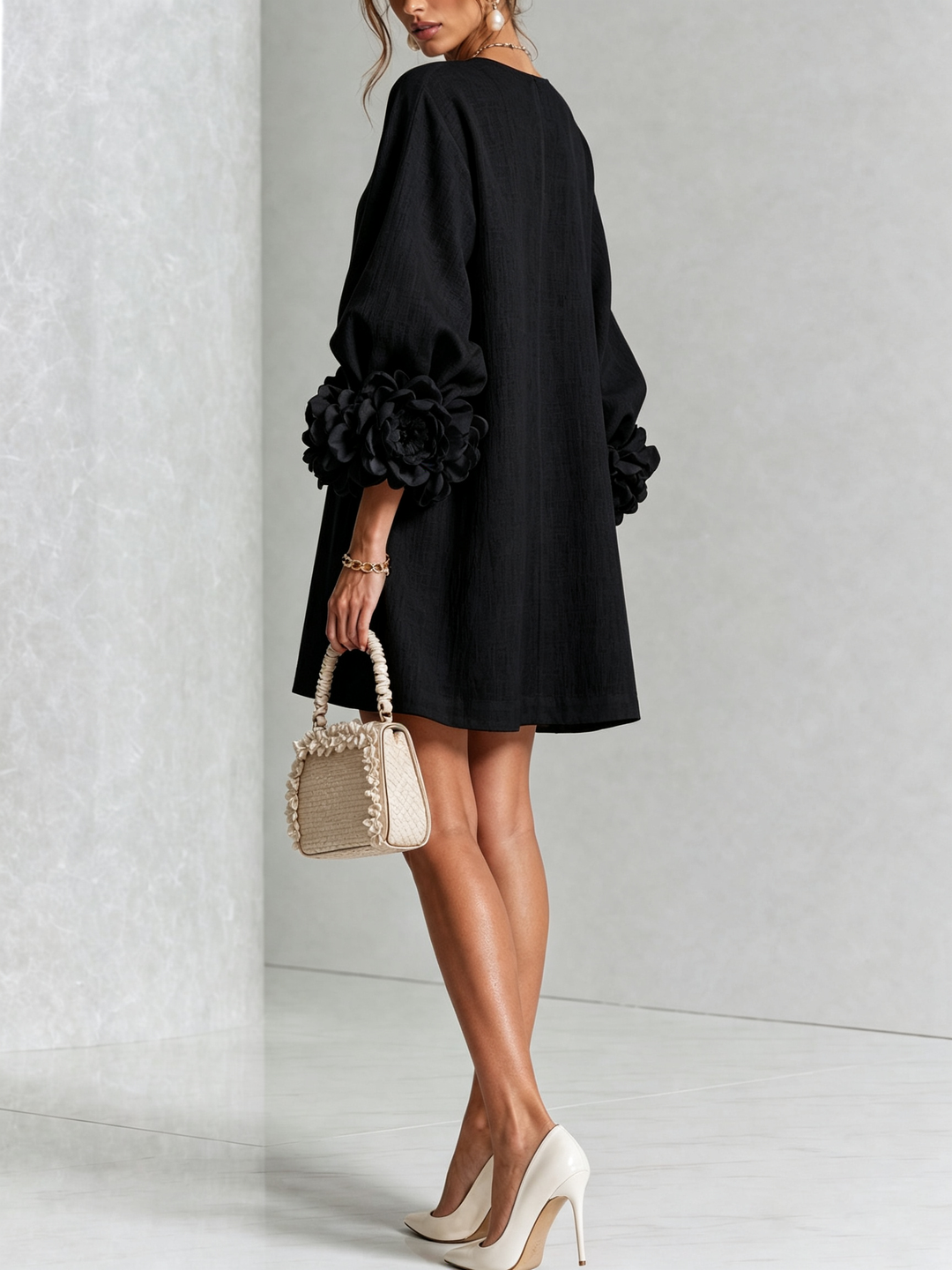 Imarie – Minikleid mit Blumenmuster und Manschettenärmeln