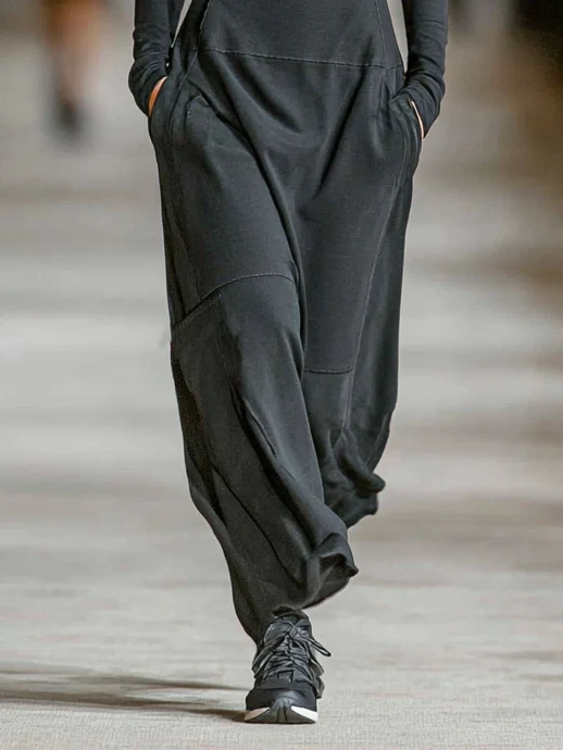 Anelie – Schwarzes Maxikleid mit Rollkragen und Reißverschluss