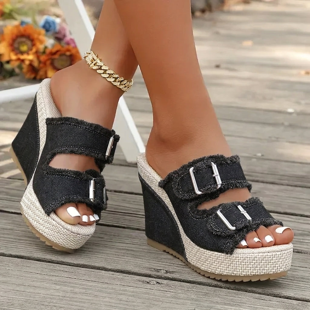 Zoya – Keilsandalen mit ausgefransten Kanten und modernem Komfort-Lift