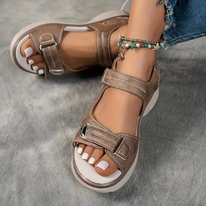 Eira – Orthopädische Keilsandalen