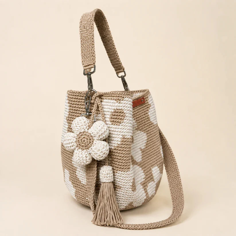 Livia - Handgefertigte Häkel-Tragetasche mit Blumenmuster