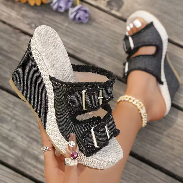 Zoya – Keilsandalen mit ausgefransten Kanten und modernem Komfort-Lift