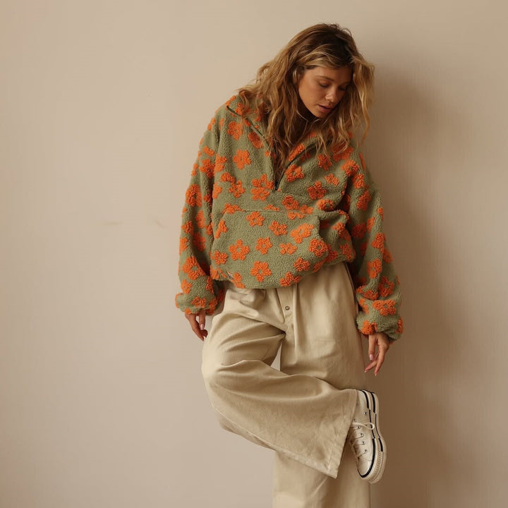Masie – Bloom-Fleece mit floralen Details