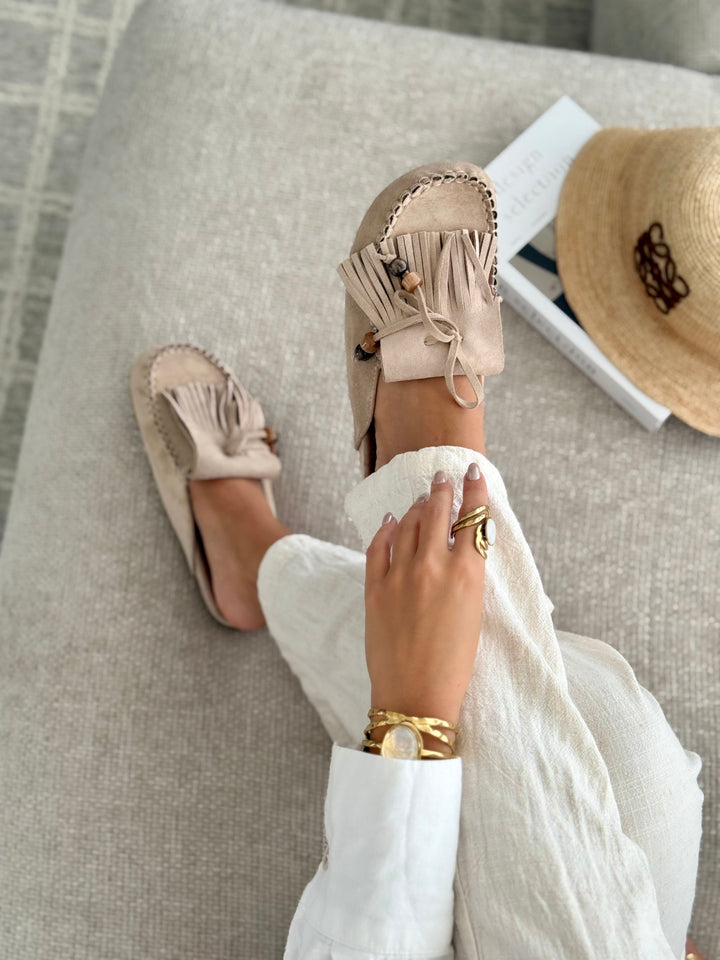 Hilda – Slipper aus Veloursleder mit Fransen