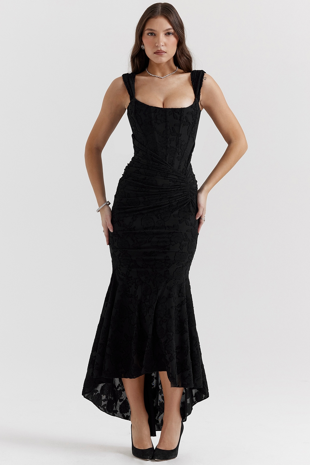 Noemi – Maxi-Kleid aus Spitze mit Drapierung