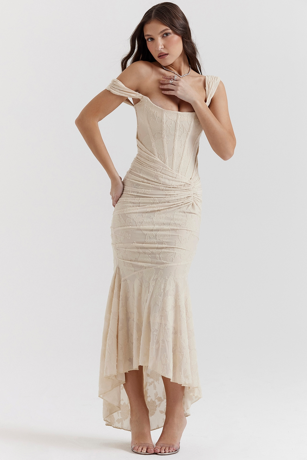 Noemi – Maxi-Kleid aus Spitze mit Drapierung